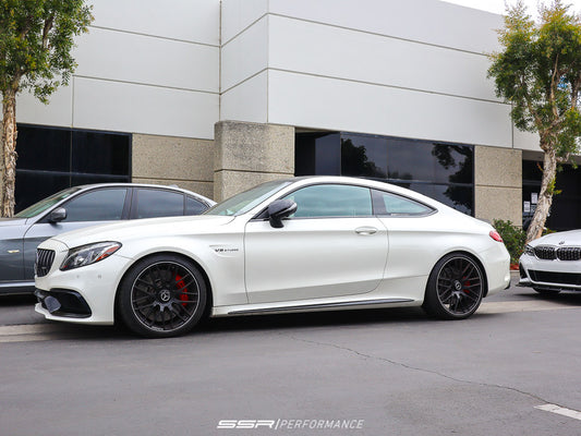 Mercedes AMG C63s - Suspension and Grille Swap